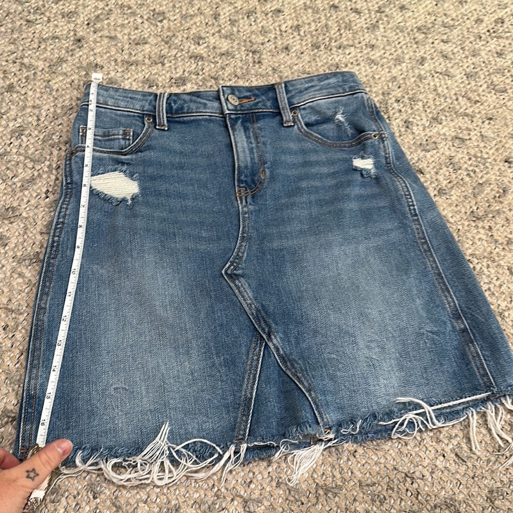 🌟2/$10🌟 Old Navy distressed denim skirt - Picture 4 of 4